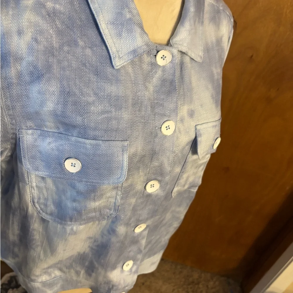 Button up jacket 
Women’s size Large. - Picture 4 of 10